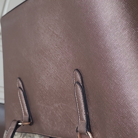 YZAOLL Gold Copper Stand-up Purse - Picture 12 of 14